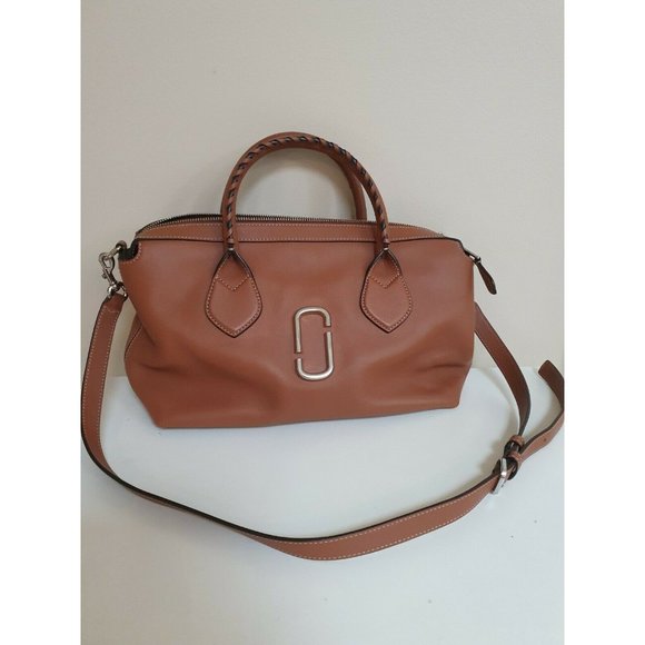 Marc Jacobs Handbags - Marc Jacobs Snapshot cross body leather Hand Bag Logo braid handle brown NEW